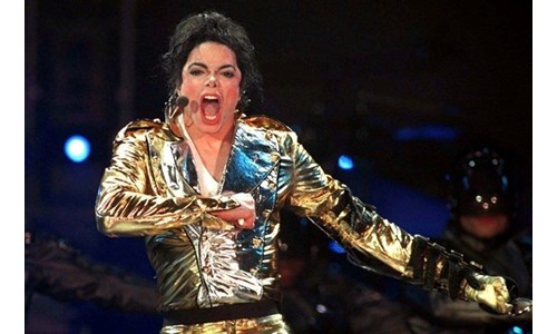 'ELDİVENİNİN GÖZÜRDEN' MICHAEL JACKSON MÜZİKALİ!